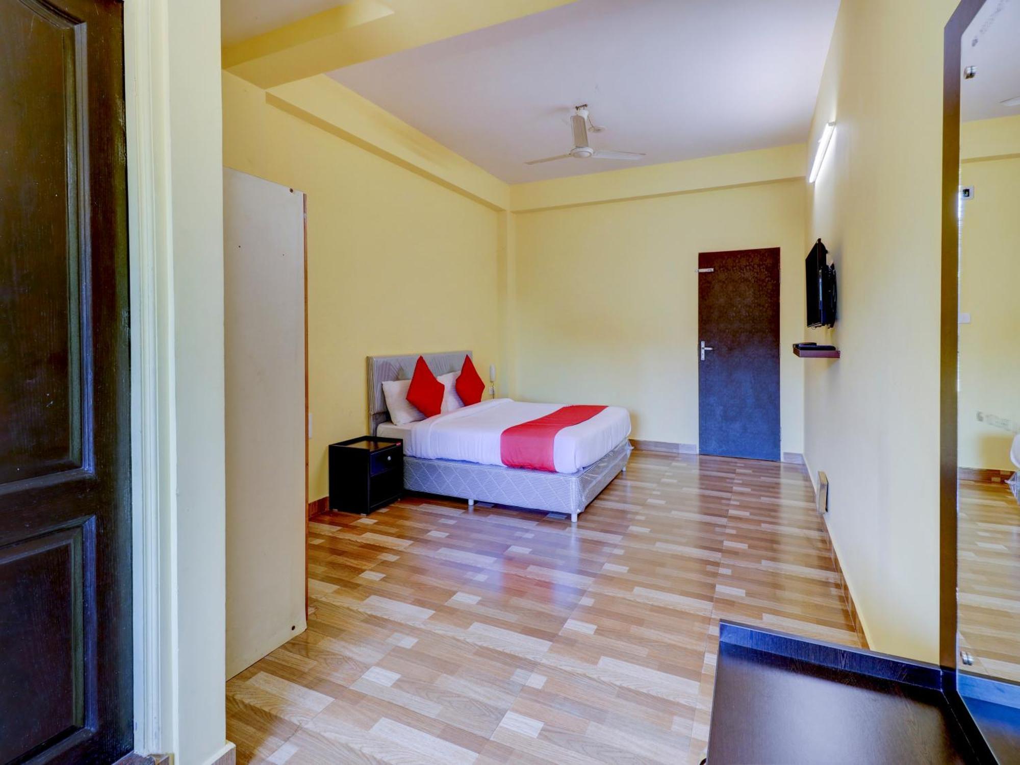 Gaurika Residency Boarding & Lodging - Padubidri Hotel Exterior photo